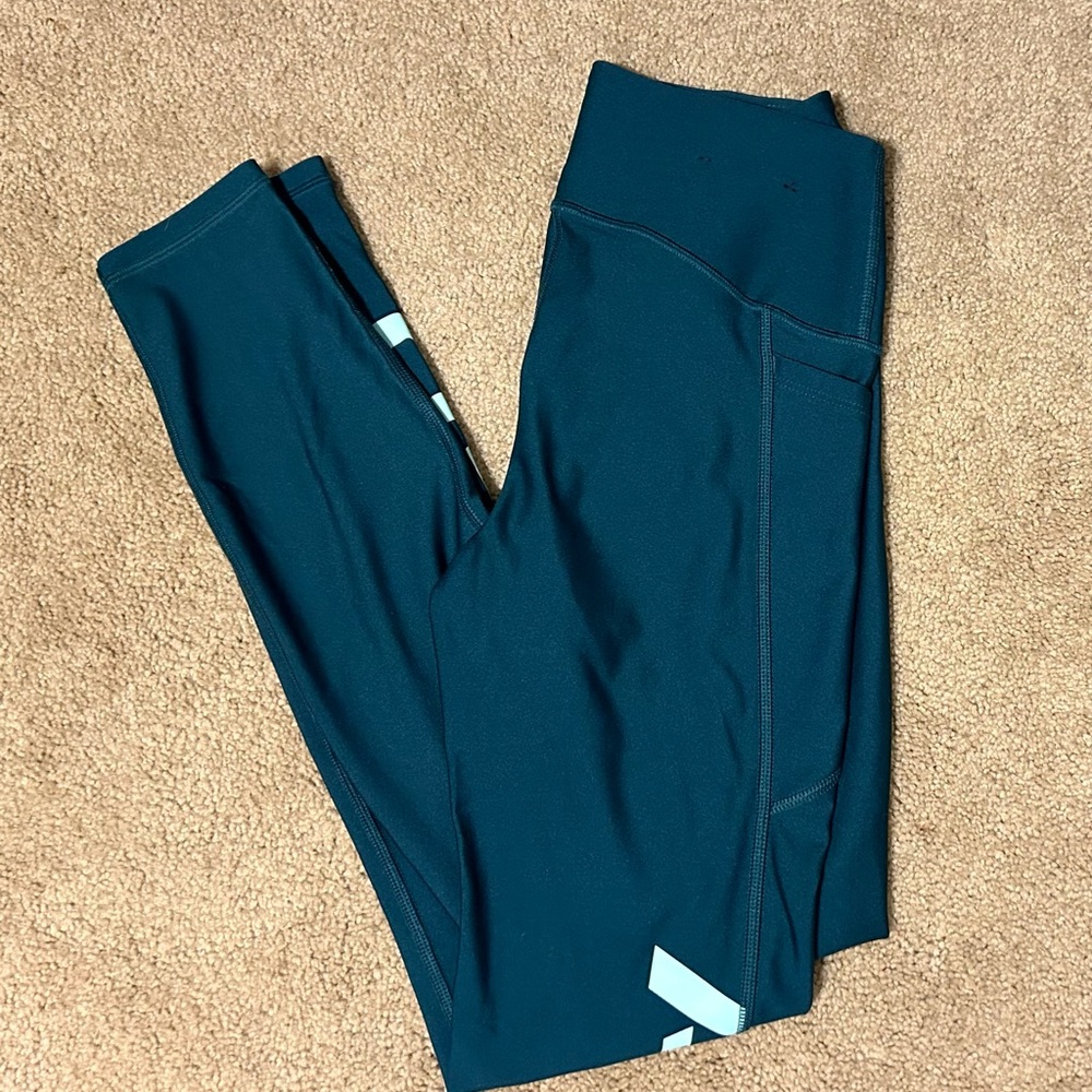 Under armour leggings.